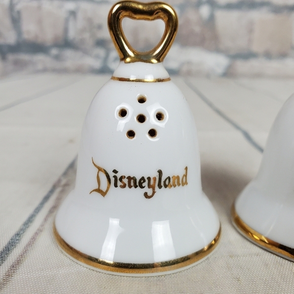 Vintage Disneyland Souvenir Bell Salt and Pepper Shakers Japan - Picture 6 of 13